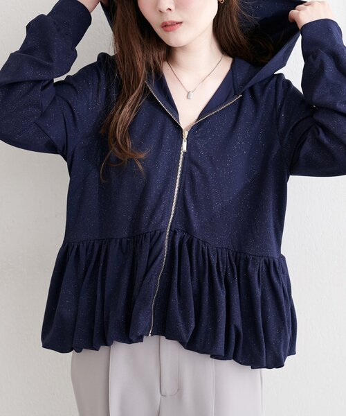 natural couture（ナチュラルクチュール）の「ペプラムラメパーカー（パーカー・レディース・ブラック/オフホワイト/サックスブルー/ネイビー・FREE）」の3枚目の写真