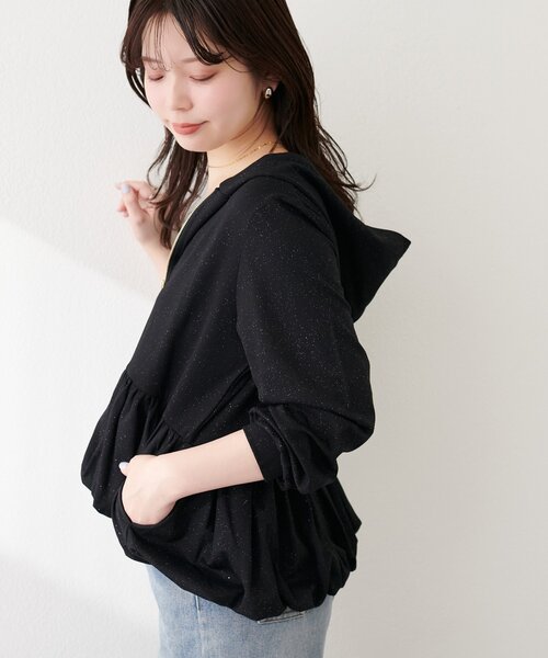 natural couture（ナチュラルクチュール）の「ペプラムラメパーカー（パーカー・レディース・ブラック/オフホワイト/サックスブルー/ネイビー・FREE）」の2枚目の写真