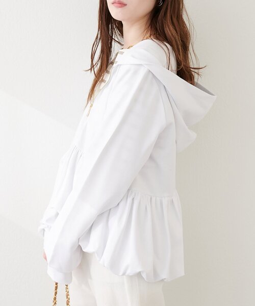 natural couture（ナチュラルクチュール）の「ペプラムラメパーカー（パーカー・レディース・ブラック/オフホワイト/サックスブルー/ネイビー・FREE）」の5枚目の写真