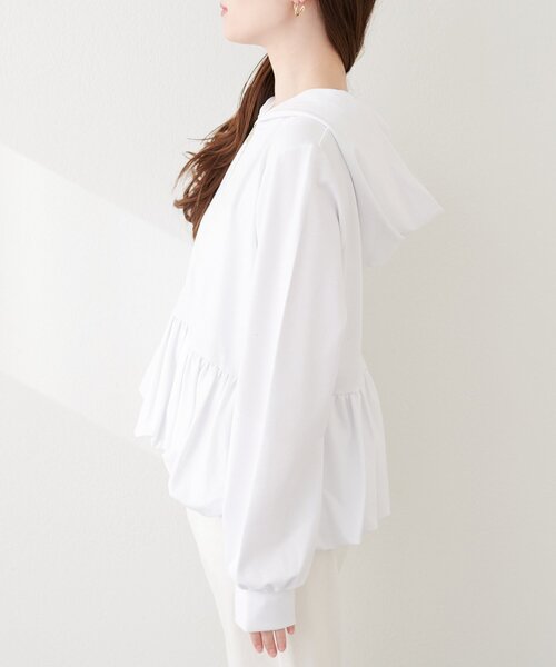 natural couture（ナチュラルクチュール）の「ペプラムラメパーカー（パーカー・レディース・ブラック/オフホワイト/サックスブルー/ネイビー・FREE）」の10枚目の写真