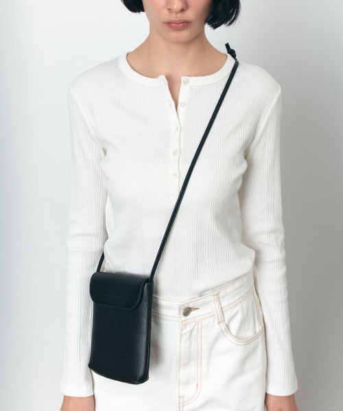 SIYAZU(シヤジュ)の「SIAC3110 Mini Flap Bag_Black(メッセンジャーバッグ・レディース・ブラック・ONE)」の2枚目の写真