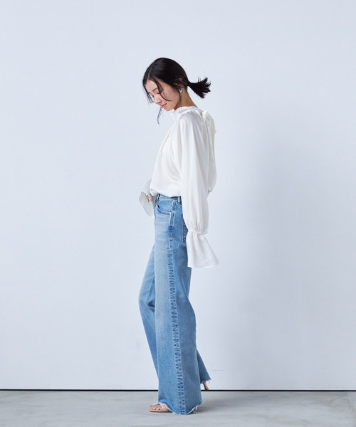 YANUK（ヤヌーク）の「フレア"CLAIRE"（デニムパンツ・レディース・サックスブルー・21inch/22inch/23inch/24inch/25inch/26inch/27inch）」の2枚目の写真