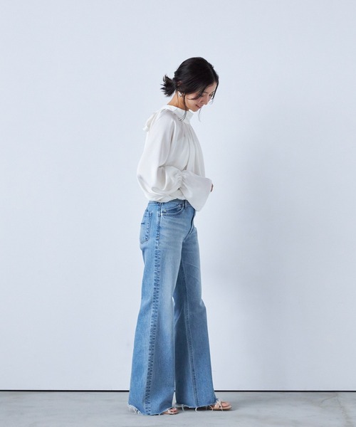 YANUK（ヤヌーク）の「フレア"CLAIRE"（デニムパンツ・レディース・サックスブルー・21inch/22inch/23inch/24inch/25inch/26inch/27inch）」の3枚目の写真