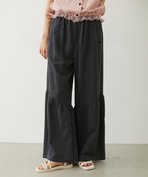 MILKFED.（ミルクフェド）の「PANELED RELAXED PANTS（その他パンツ・レディース・チャコール/ベージュ/ネイビー・S/M）」の3枚目の写真