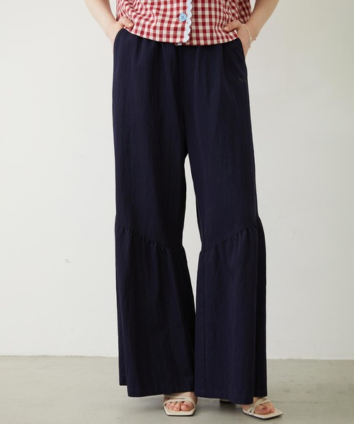 MILKFED.（ミルクフェド）の「PANELED RELAXED PANTS（その他パンツ・レディース・チャコール/ベージュ/ネイビー・S/M）」の2枚目の写真