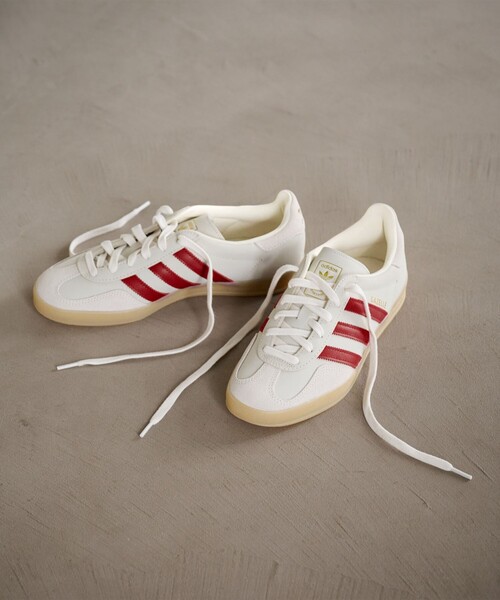 adidas Originals(アディダスオリジナルス)の「【国内EXCLUSIVE】<adidas Originals>GAZELLE INDOOR スニーカー(スニーカー・レディース・ナチュラル・23.5cm/22.5cm/24cm/24.5cm/23cm/25cm)」の2枚目の写真