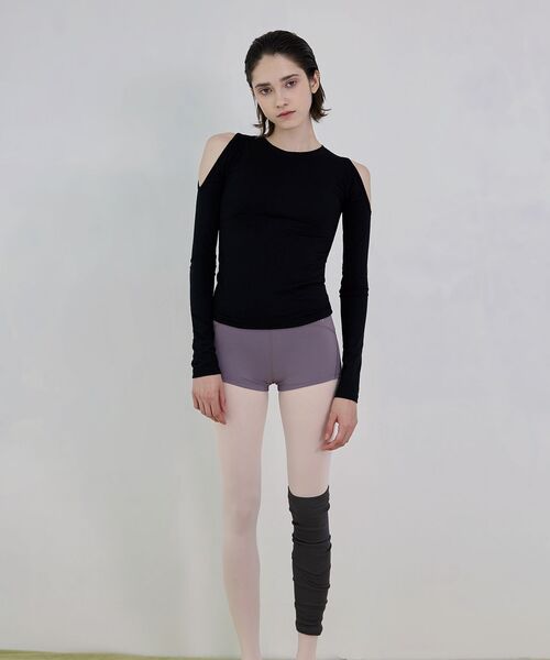 DEVIWEAR（デヴィウェア）の「ルーシー・ショルダーホール Tシャツ DEVI-T0144-ブラック（Tシャツ/カットソー・レディース・ブラック・SMALL/MEDIUM）」の6枚目の写真