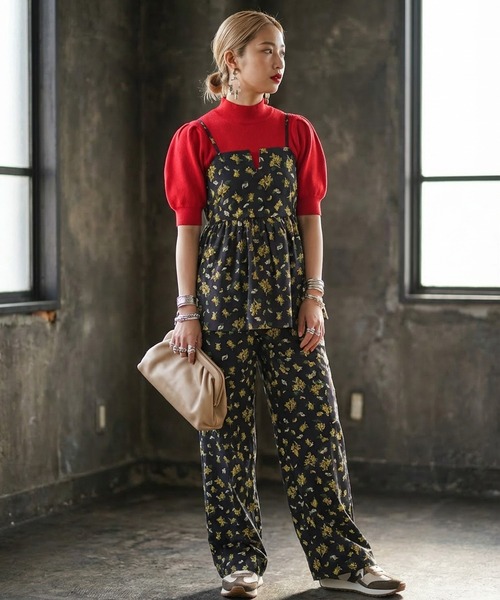 itto...（イット）の「フラワープリントミモザ柄ワイドパンツ（スラックス・レディース・ネイビー/ブラック・M）」の4枚目の写真