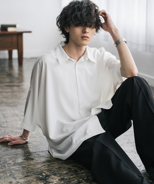 Rocky Monroe(ロッキーモンロー)の「接触冷感 とろみビッグシルエットドルマン半袖シャツ(シャツ/ブラウス・メンズ・ブルー/ブラック/ホワイト/バーガンディー/ブルーグリーン/チャコール・M/L/XL)」の8枚目の写真