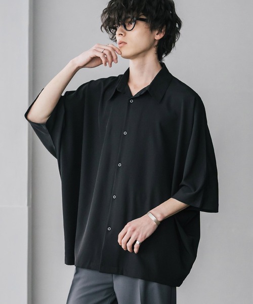 Rocky Monroe(ロッキーモンロー)の「接触冷感 とろみビッグシルエットドルマン半袖シャツ(シャツ/ブラウス・メンズ・ブルー/ブラック/ホワイト/バーガンディー/ブルーグリーン/チャコール・M/L/XL)」の7枚目の写真