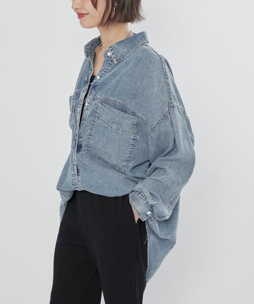 Remind me and forever（リマインドミーアンドフォーエバー）の「【接触冷感/大人のカジュアルコーデに】テンセルデニム2WAYシャツ（シャツ/ブラウス・レディース・ケミカルウォッシュ/スミクロ・FREE）」の21枚目の写真