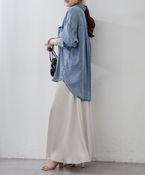 Remind me and forever（リマインドミーアンドフォーエバー）の「【接触冷感/大人のカジュアルコーデに】テンセルデニム2WAYシャツ（シャツ/ブラウス・レディース・ケミカルウォッシュ/スミクロ・FREE）」の14枚目の写真