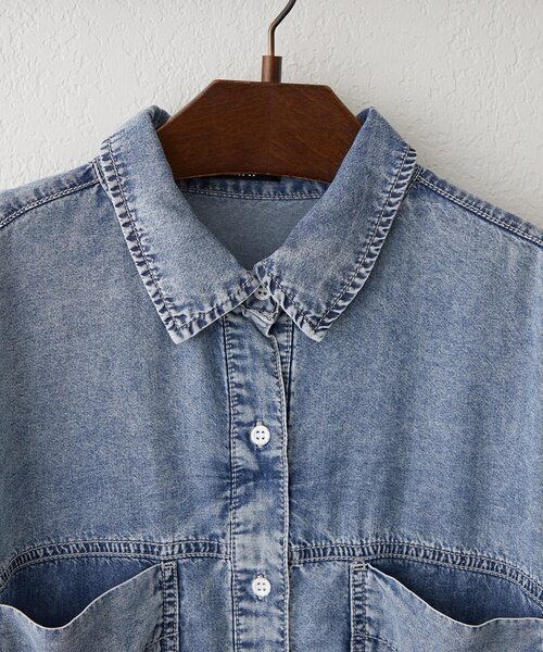 Remind me and forever（リマインドミーアンドフォーエバー）の「【接触冷感/大人のカジュアルコーデに】テンセルデニム2WAYシャツ（シャツ/ブラウス・レディース・ケミカルウォッシュ/スミクロ・FREE）」の8枚目の写真