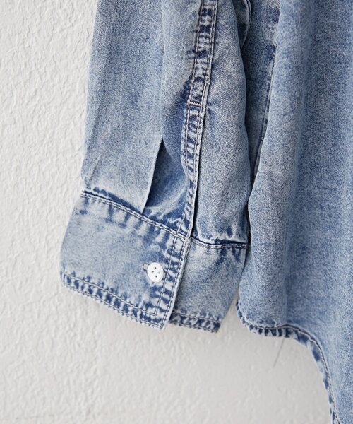Remind me and forever（リマインドミーアンドフォーエバー）の「【接触冷感/大人のカジュアルコーデに】テンセルデニム2WAYシャツ（シャツ/ブラウス・レディース・ケミカルウォッシュ/スミクロ・FREE）」の5枚目の写真