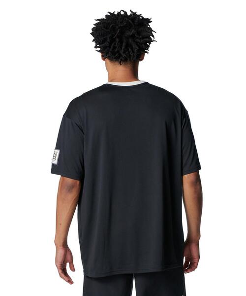 UNDER ARMOUR(アンダーアーマー)の「UAテック ストリートクエスト ショートスリーブ Tシャツ(バスケットボール/メンズ)(Tシャツ/カットソー・メンズ・ブラック・M/L/2XL/XL/S/3XL)」の2枚目の写真