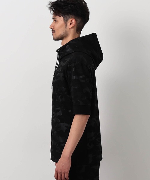 NICOLE CLUB FOR MEN(ニコルクラブフォーメン)の「エンボスクラック柄5分袖ジップパーカー(パーカー・メンズ・ホワイト系2/ホワイト系1/ブラック系2/ブラック系1・X-LARGE/LARGE/MEDIUM)」の10枚目の写真