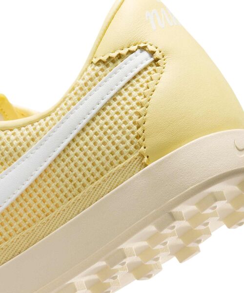 NIKE（ナイキ）の「ナイキ アストログラバー テキスタイル ウィメンズシューズ / Nike Astrograbber Textile Women's Shoes II1248-700 Soft Yellow（スニーカー・レディース・イエロー系その他2・23/23.5/24/24.5/25/22/22.5/25.5/26）」の2枚目の写真
