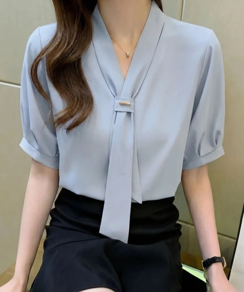 yuue' ( wear )(ユーイ)の「オフィス、プライベート、オケージョンにも◎ボウタイ半袖ブラウス(シャツ/ブラウス・レディース・ホワイト/ブルー・FREE)」の1枚目の写真