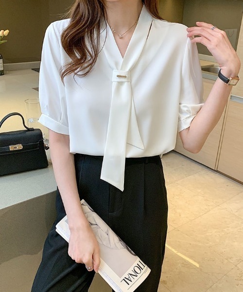 yuue' ( wear )(ユーイ)の「オフィス、プライベート、オケージョンにも◎ボウタイ半袖ブラウス(シャツ/ブラウス・レディース・ホワイト/ブルー・FREE)」の15枚目の写真