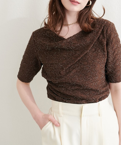 natural couture(ナチュラルクチュール)の「ジャガードカットドレープTOPS(Tシャツ/カットソー・レディース・ブラウン/ピンク/オフホワイト/ブラック・FREE)」の4枚目の写真