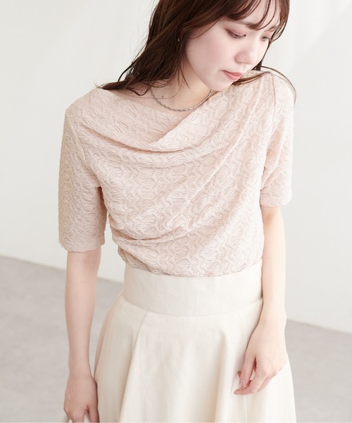 natural couture(ナチュラルクチュール)の「ジャガードカットドレープTOPS(Tシャツ/カットソー・レディース・ブラウン/ピンク/オフホワイト/ブラック・FREE)」の2枚目の写真