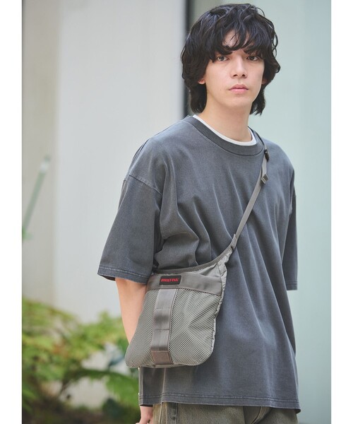 BRIEFING(ブリーフィング)の「【別注】<BRIEFING>リップストップ サコッシュ TALL(ショルダーバッグ・メンズ・グレー系/ブラック・FREE)」の3枚目の写真