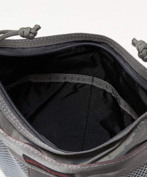 BRIEFING(ブリーフィング)の「【別注】<BRIEFING>リップストップ サコッシュ TALL(ショルダーバッグ・メンズ・グレー系/ブラック・FREE)」の14枚目の写真