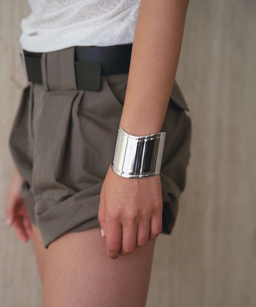 SOEMIN(ソミン)の「Bone bangle/ワイドバングル(バングル/リストバンド・レディース・シルバー・FREE)」の5枚目の写真