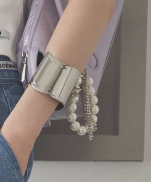 SOEMIN(ソミン)の「Bone bangle/ワイドバングル(バングル/リストバンド・レディース・シルバー・FREE)」の17枚目の写真