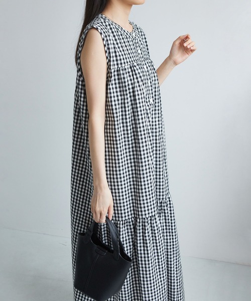 MAISON DE THERESE（メゾン ド テレーズ）の「ノースリーブ　切り替えギャザー　ギンガムチェックロングワンピース（ワンピース・レディース・Black・FREE）」の4枚目の写真