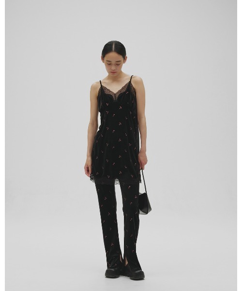TODAYFUL（トゥデイフル）の「Petit Flower Velour Tunic（その他トップス・レディース・チョコ/ブラック・FREE）」の6枚目の写真
