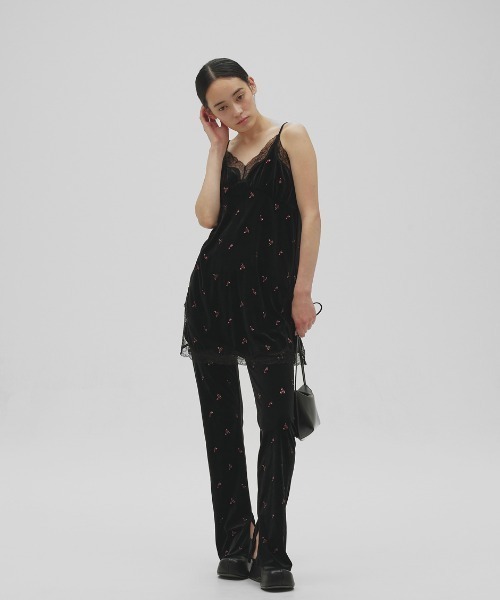 TODAYFUL（トゥデイフル）の「Petit Flower Velour Tunic（その他トップス・レディース・チョコ/ブラック・FREE）」の7枚目の写真
