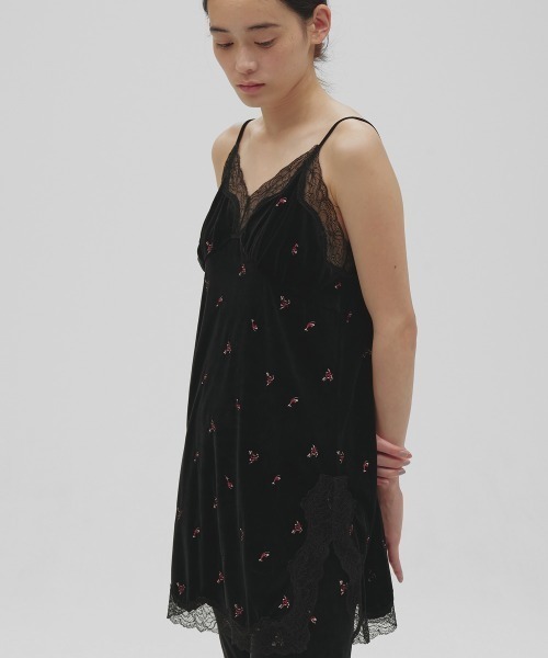 TODAYFUL（トゥデイフル）の「Petit Flower Velour Tunic（その他トップス・レディース・チョコ/ブラック・FREE）」の8枚目の写真