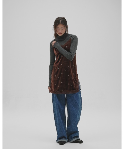 TODAYFUL（トゥデイフル）の「Petit Flower Velour Tunic（その他トップス・レディース・チョコ/ブラック・FREE）」の11枚目の写真