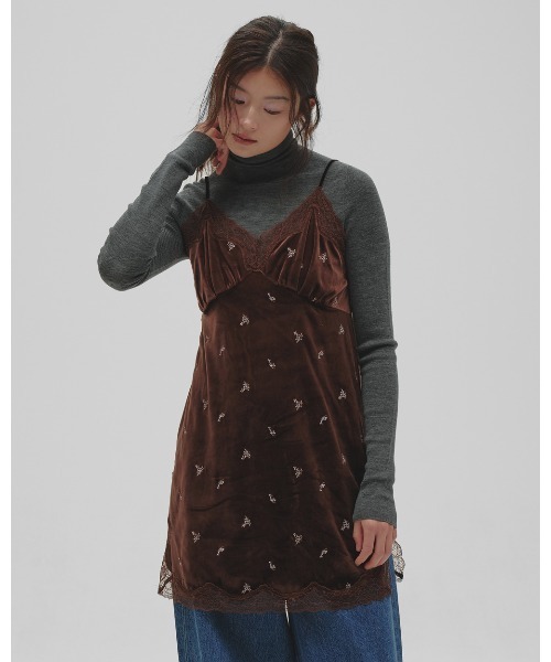 TODAYFUL（トゥデイフル）の「Petit Flower Velour Tunic（その他トップス・レディース・チョコ/ブラック・FREE）」の16枚目の写真