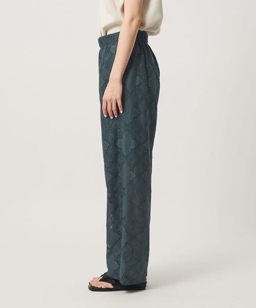 BEAUTY&YOUTH UNITED ARROWS(ビューティーアンドユースユナイテッドアローズ)の「【WEB限定 Wardrobe DAILY MINIMAL】レース イージーパンツ ウォッシャブル(その他パンツ・レディース・ブラック/オフホワイト/ネイビー・S/M)」の22枚目の写真