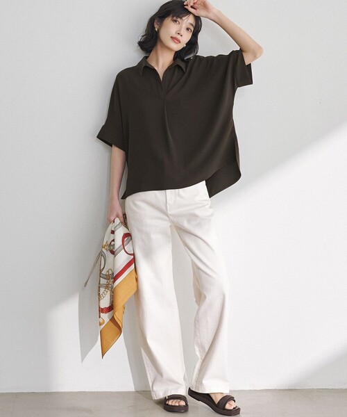 23区 L(ニジュウサンクオオキイサイズ)の「ストレッチジョーゼット スキッパーネック ブラウス(シャツ/ブラウス・レディース・ネイビー系/ベージュ系/ダークブラウン系・46/44)」の4枚目の写真