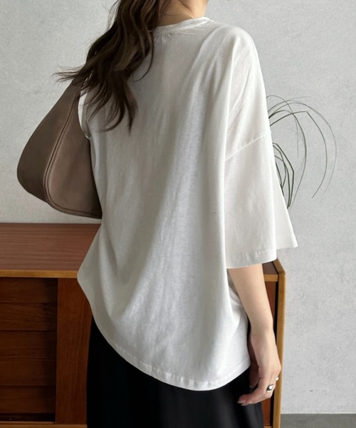 Eclat one(エクラワン)の「【Eclat one】コットン 天竺 カレッジロゴ プリント ワイドTシャツ(Tシャツ/カットソー・レディース・ブラック/オフホワイト・FREE)」の9枚目の写真