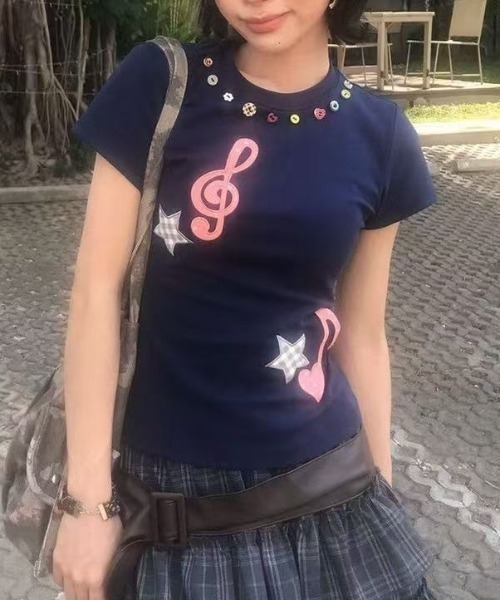 AsRiRe(アスリレイ)の「音符モチーフビジューネックTシャツ(Tシャツ/カットソー・レディース・ネイビー・M)」の10枚目の写真