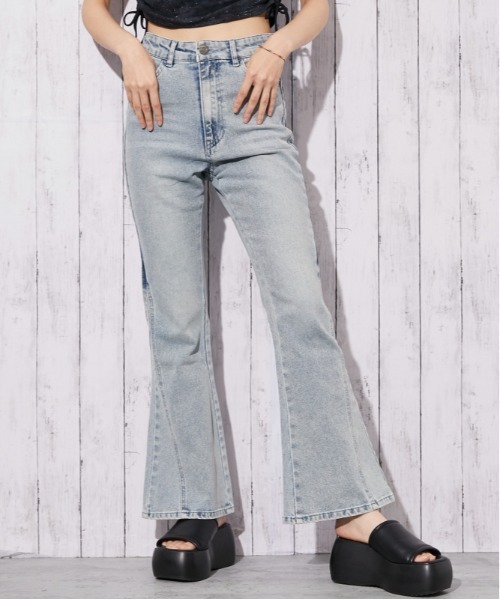 GORGE(ゴージ)の「《美脚パネル切替フレア》デニムパンツ・ジーンズ/Y2K/オールシーズン/全2色(デニムパンツ・レディース・ブルー/サックスブルー・M/S)」の2枚目の写真