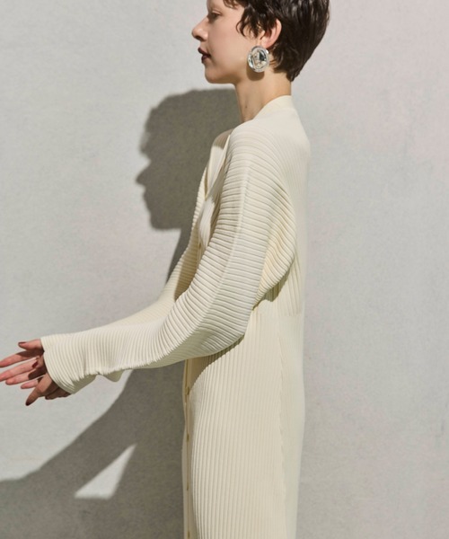 OMMO(オーエムエムオー)の「ACCORDION KNIT OP(ワンピース・レディース・レッド/オフホワイト/ブラック・36/38)」の5枚目の写真