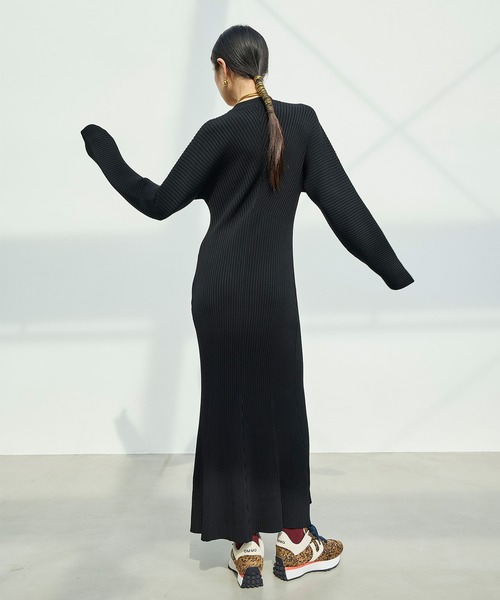OMMO(オーエムエムオー)の「ACCORDION KNIT OP(ワンピース・レディース・レッド/オフホワイト/ブラック・36/38)」の14枚目の写真