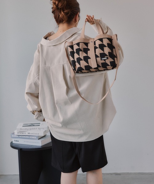 210nouve(トゥージュヌーブ)の「千鳥柄 2Way ニット バッグ(ハンドバッグ・レディース・ブラック/レッド/ベージュ・FREE)」の13枚目の写真