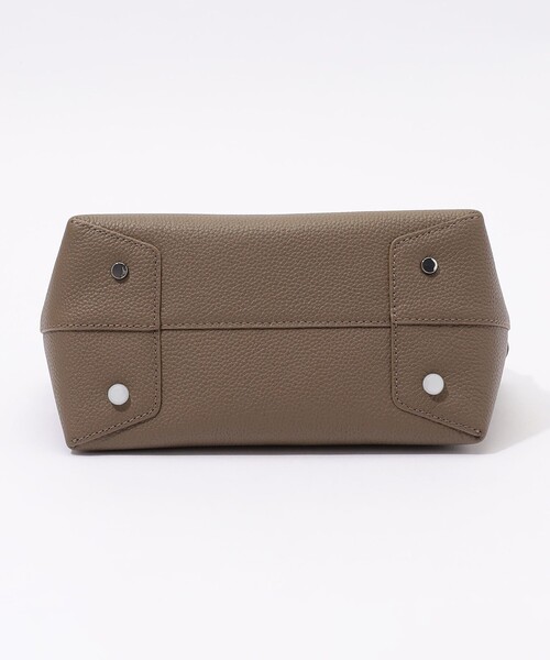 FUTURE CLASSICS(フューチャー クラシックス)の「FUTURE CLASSICS Small Cradle Pebble Shoulder バッグ(ハンドバッグ・レディース・ベージュ・FREE)」の5枚目の写真