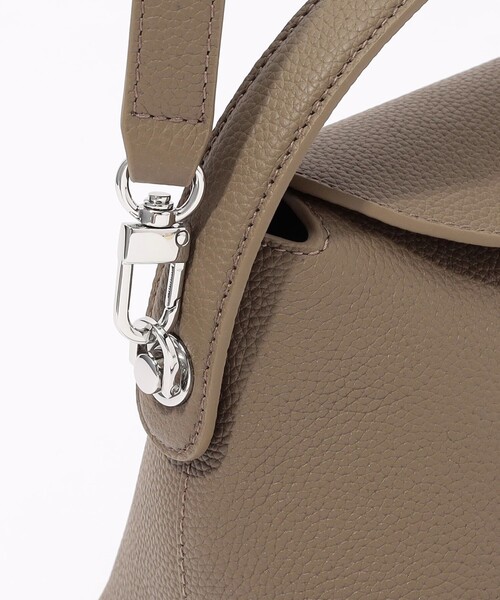 FUTURE CLASSICS(フューチャー クラシックス)の「FUTURE CLASSICS Small Cradle Pebble Shoulder バッグ(ハンドバッグ・レディース・ベージュ・FREE)」の12枚目の写真