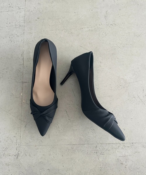 MYMOOD.(マイムード)の「ツイストデザイン7cmヒールパンプス(パンプス・レディース・アイボリー/ブラック・23.5cm/24.5cm)」の18枚目の写真