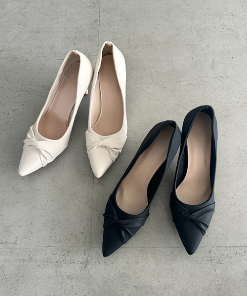 MYMOOD.(マイムード)の「ツイストデザイン7cmヒールパンプス(パンプス・レディース・アイボリー/ブラック・23.5cm/24.5cm)」の17枚目の写真