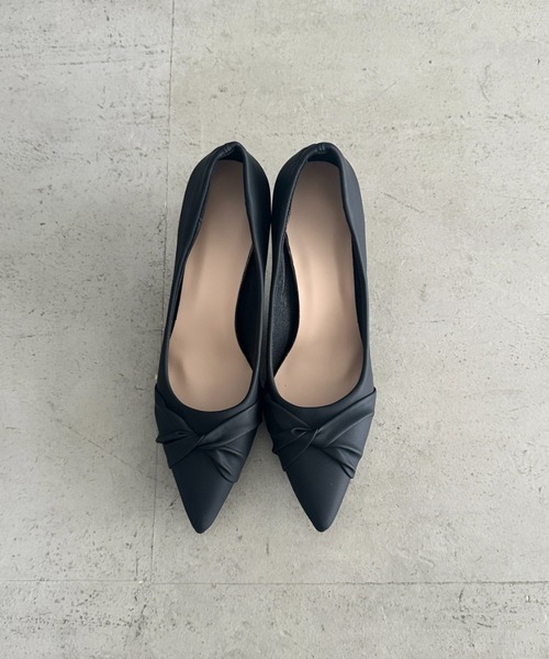 MYMOOD.(マイムード)の「ツイストデザイン7cmヒールパンプス(パンプス・レディース・アイボリー/ブラック・23.5cm/24.5cm)」の20枚目の写真