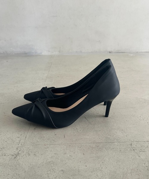 MYMOOD.(マイムード)の「ツイストデザイン7cmヒールパンプス(パンプス・レディース・アイボリー/ブラック・23.5cm/24.5cm)」の22枚目の写真