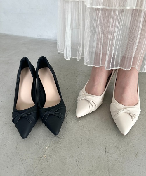 MYMOOD.(マイムード)の「ツイストデザイン7cmヒールパンプス(パンプス・レディース・アイボリー/ブラック・23.5cm/24.5cm)」の10枚目の写真
